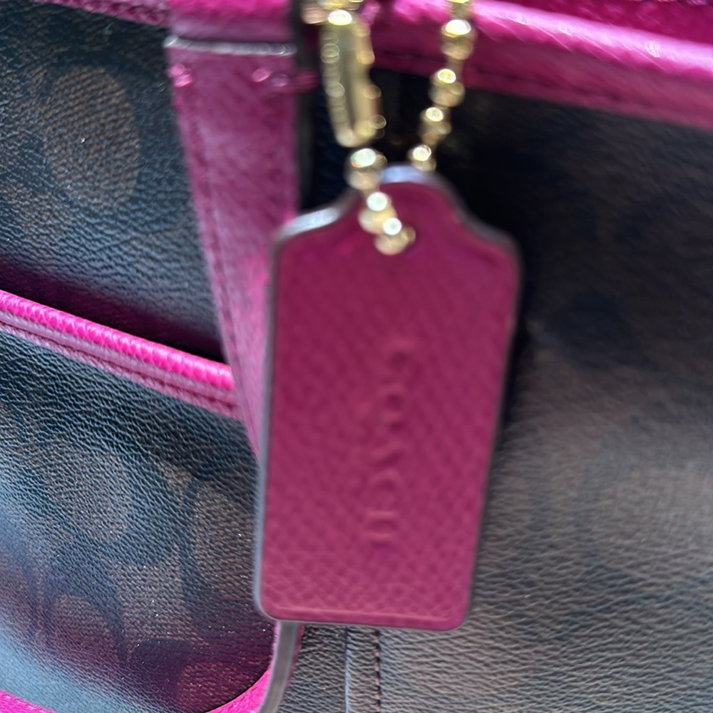 Coach brown shoulder bag with accompanying shoulder/crossbody strap & dust bag - Picture 10 of 12